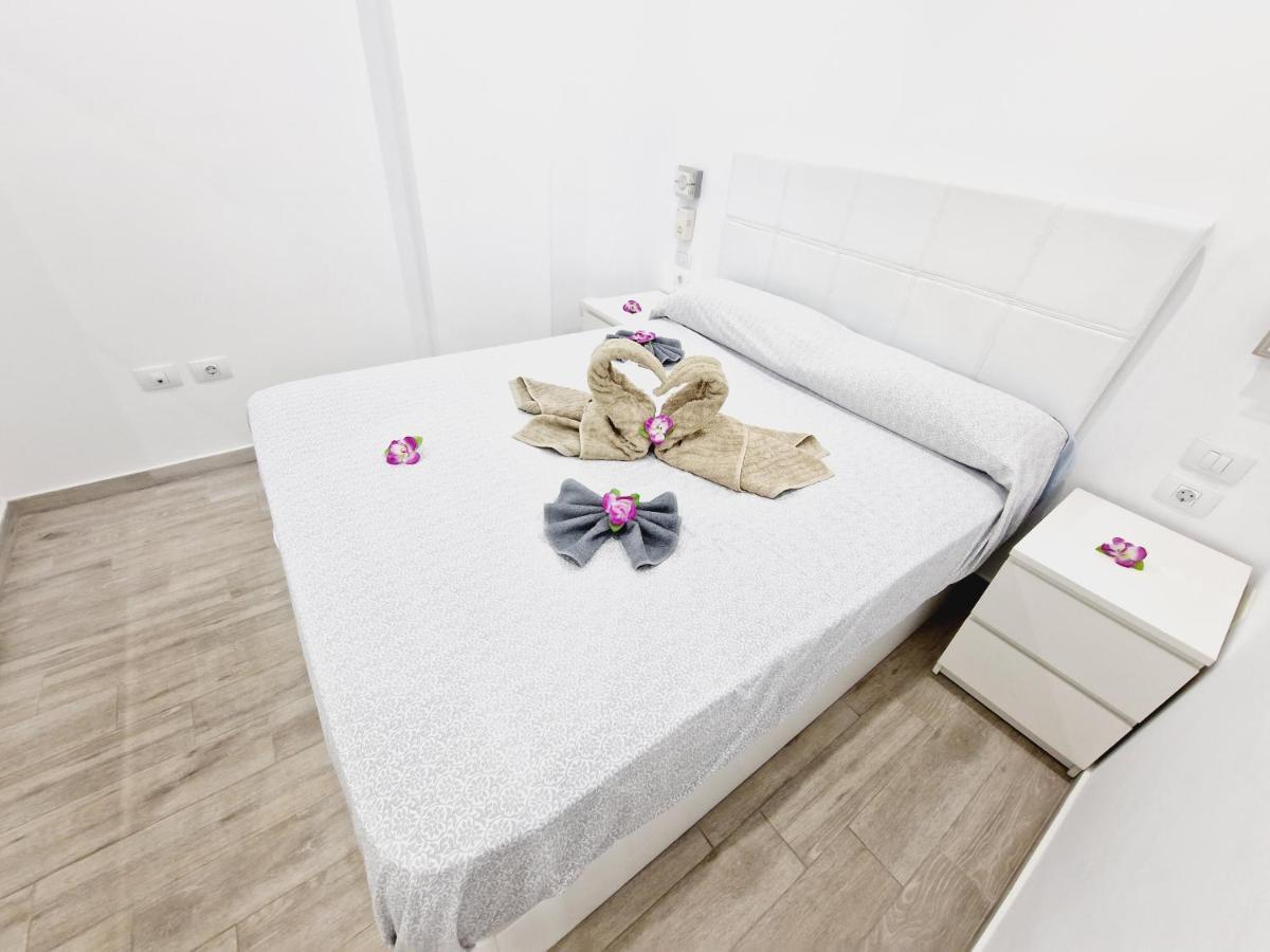 Luxury San Marino Apartment & Pool View Los Cristianos  Eksteriør billede